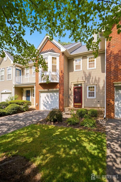 10 Burr Ct, Plainsboro, NJ, 08536-2027 | Card Image