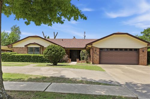 1504 N Bdwy, Shawnee, OK, 74804 | Card Image