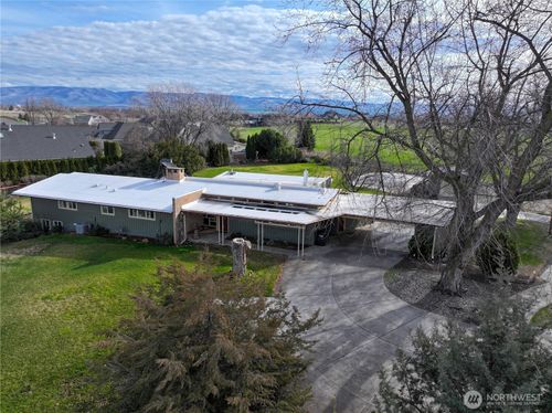 1877 Se Bliss Ln, College Place, WA, 99324-9731 | Card Image