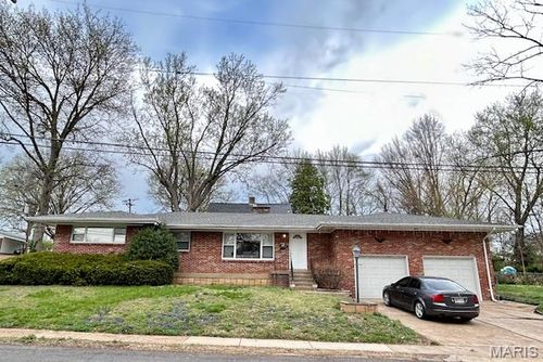 9091 Patrick Dr, Saint Louis, MO, 63114-4017 | Card Image