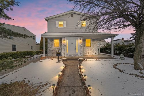 36 Brian St, New Hyde Park, NY, 11040-2431 | Card Image