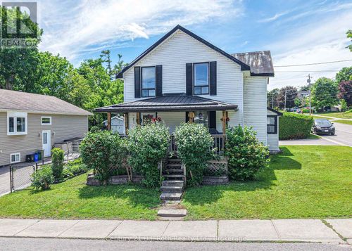 139 Borland Street E, Orillia, ON, L3V2C1 | Card Image