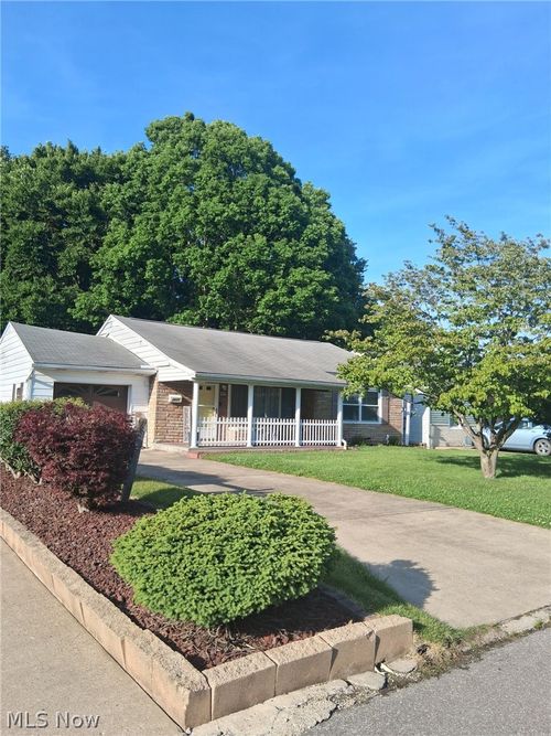 2611 27th St, Parkersburg, WV, 26104-2718 | Card Image