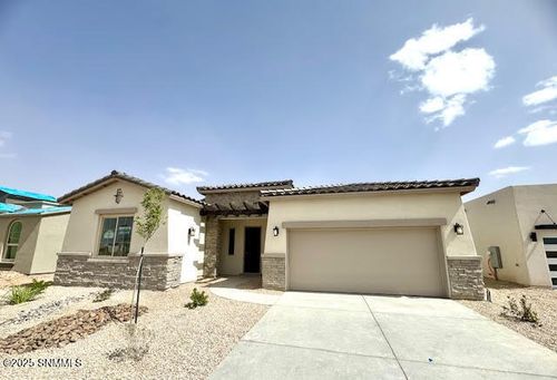 3790 Portrait St, Las Cruces, NM, 88012-8103 | Card Image