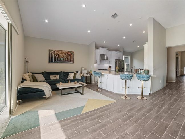 10464 Tranquil Meadow Loop, House other with 3 bedrooms, 2 bathrooms and null parking in RIVERVIEW FL | Image 13