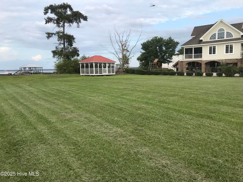 3935 Waccamaw Shores Rd, Lake Waccamaw, NC, 28450-9457 | Card Image