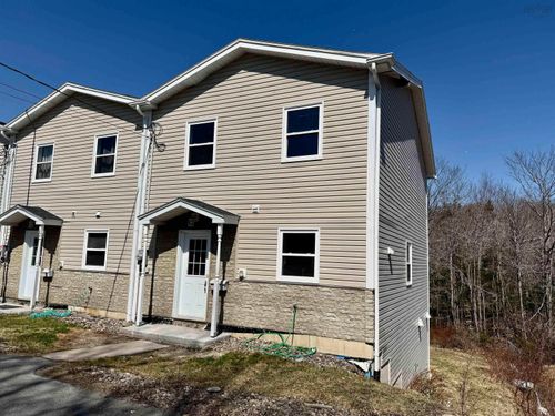 719 Pleasant St, Dartmouth, NS, B2W1A8 | Card Image