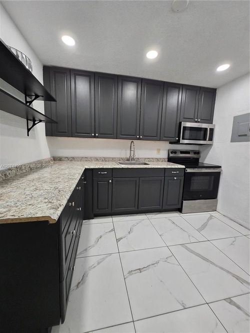 b-154 Nw 14th Way, Dania Beach, FL, 33004 | Card Image