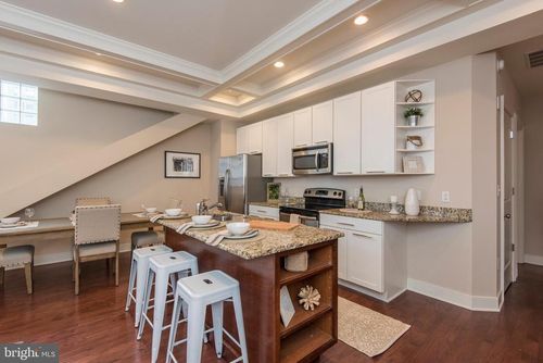 unit-204-1501 Locust St, PHILADELPHIA, PA, 19102-3722 | Card Image