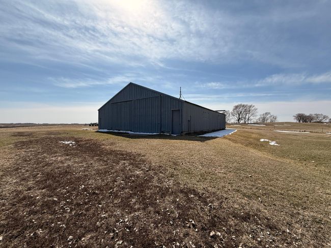 40 X 60 Pol shed with cement | Image 8