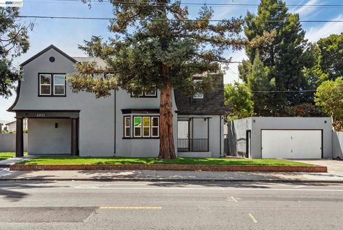 6031 Camden St, Oakland, CA, 94605 | Card Image