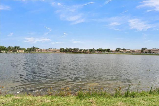 APT-208 - 8560 N Sherman Cir, Condo with 2 bedrooms, 2 bathrooms and null parking in Miramar FL | Image 17