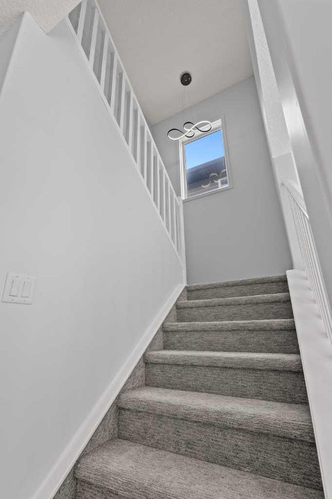 114 Sherwood Mews Nw, Home with 3 bedrooms, 2 bathrooms and 4 parking in Calgary AB | Image 12