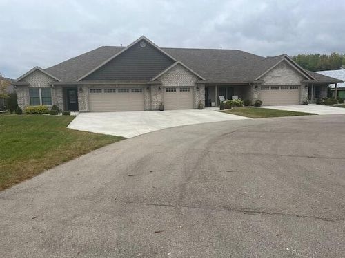 1049 Sunrise Ln, Troy, OH, 45373-7905 | Card Image