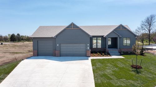 511 Glen Creek St, Newton, KS, 67114-8019 | Card Image