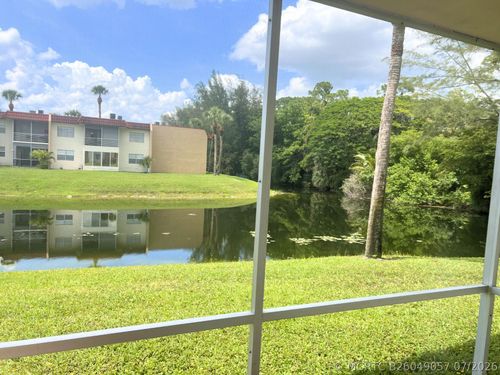 463-463 Lake Frances Dr, West Palm Beach, FL, 33411-2335 | Card Image