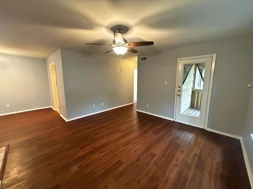 apt-247-8210 Bent Tree Rd, Austin, TX, 78759-8359 | Card Image