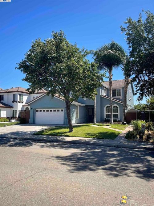 2432 Tennis Ln, Tracy, CA, 95377-1124 | Card Image