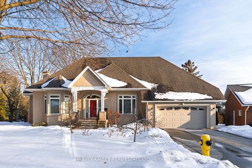 2 Bilston Crt, Etobicoke, ON, M9B5H4 | Card Image