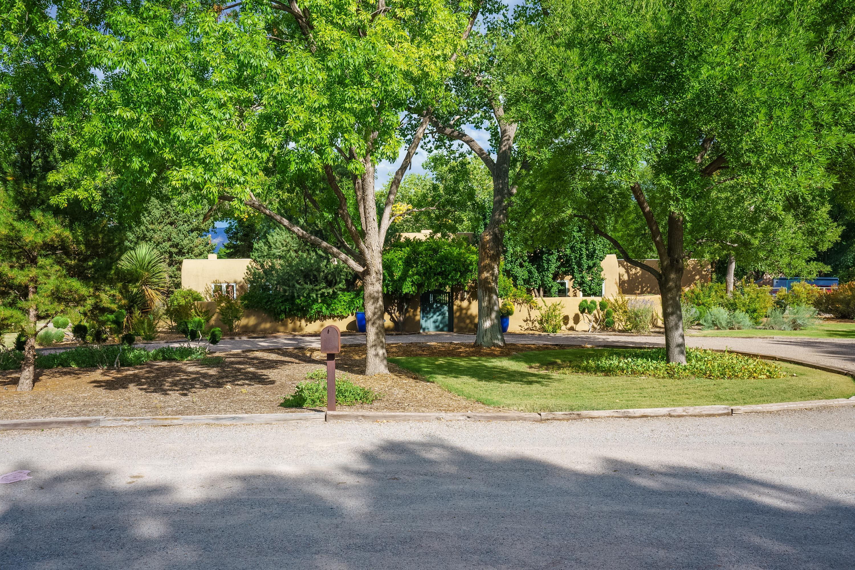 Parham Ct, Corrales, NM 87048