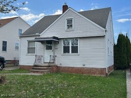 15705 Fernway Dr, Maple Heights, OH, 44137-3761 | Card Image
