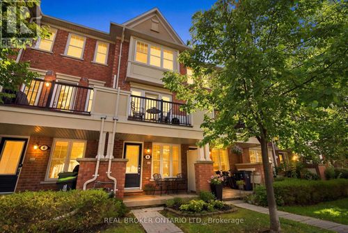 8 Ayers Cres, Scarborough, ON, M1L0G6 | Card Image