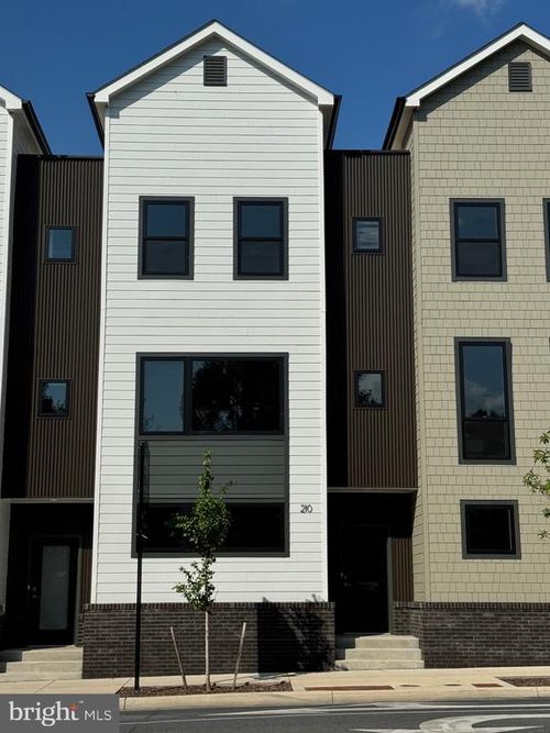 210 E Piccadilly St, WINCHESTER, VA, 22601-5007 | Card Image