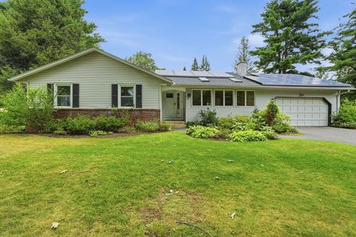 31 Colonial Court, Amherst, MA, 01002 | Card Image