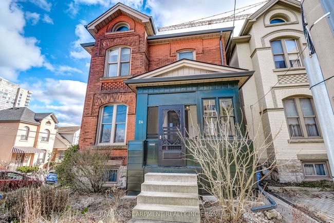 24 Ray St N, House other with 5 bedrooms, 3 bathrooms and 4 parking in Hamilton ON | Image 4