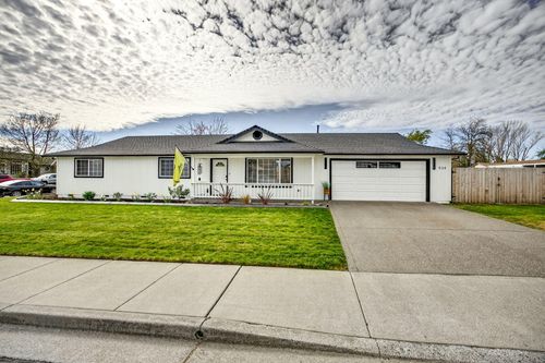 934 Pittview Ave, Central Point, OR, 97502-2790 | Card Image