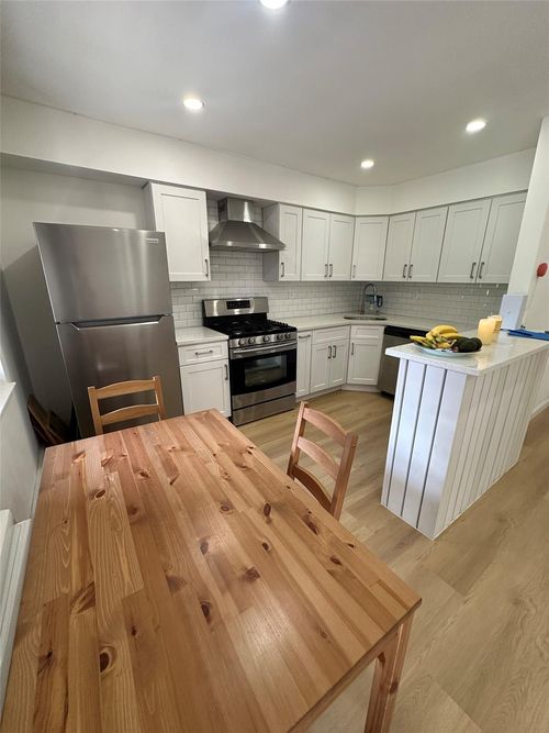 112b-3 121st St, College Point, NY, 11356-1159 | Card Image