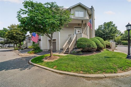 57 Village Grn, Bardonia, NY, 10954-2037 | Card Image