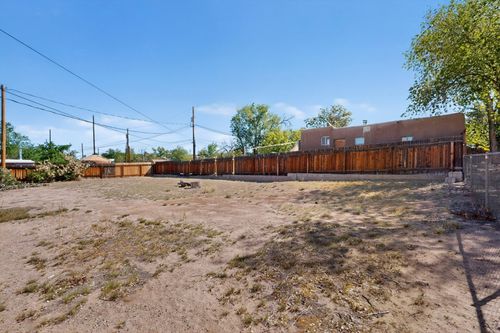 2907 Burton Ave Se, Albuquerque, NM, 87106-2924 | Card Image