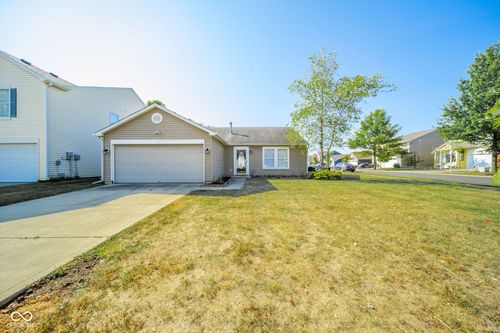 901 Brookstone Dr, Franklin, IN, 46131-3621 | Card Image