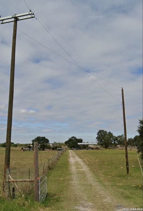 5615 E Fm 462, Moore, TX, 78057-3421 | Card Image