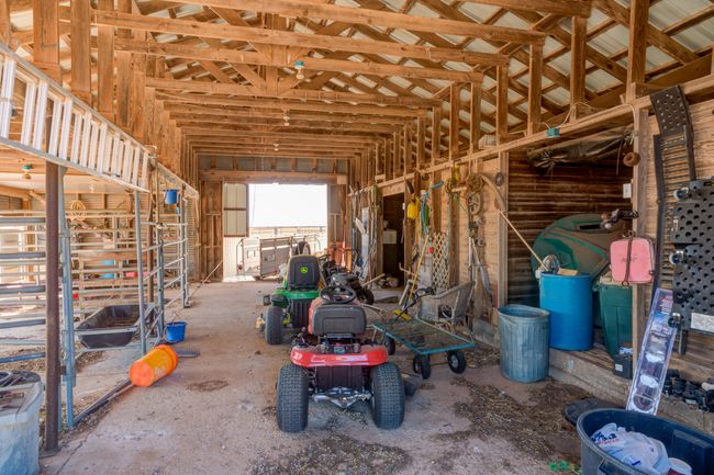 14101 E Fm 1527, Home with 3 bedrooms, 4 bathrooms and null parking in Lorenzo TX | Image 85