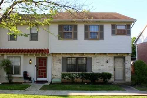 18-57 W Townhouse Ln, Grand Prairie, TX, 75052-6220 | Card Image