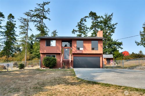 1594 Douglas St, Oak Harbor, WA, 98277-7687 | Card Image