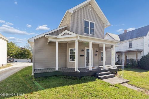 305 S Main St, Gibsonburg, OH, 43431-1340 | Card Image