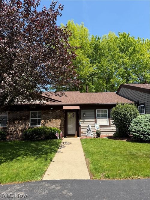 810 Nob Hill Dr, Niles, OH, 44446-4482 | Card Image