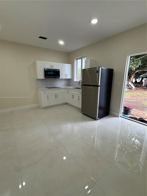 2-559 Nw 2nd St, Florida City, FL, 33034-3203 | Card Image