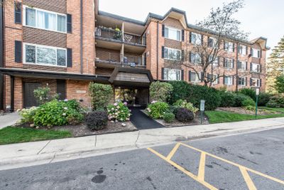 307 - 1126 S New Wilke Road, Condo with 2 bedrooms, 2 bathrooms and 3 parking in Arlington Heights IL | Image 1