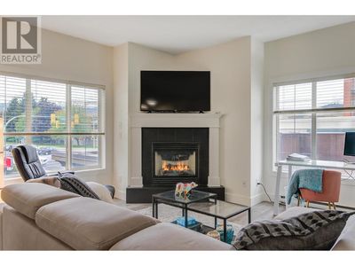 206 - 1125 Bernard Ave, Condo with 2 bedrooms, 2 bathrooms and 1 parking in Kelowna BC | Image 3