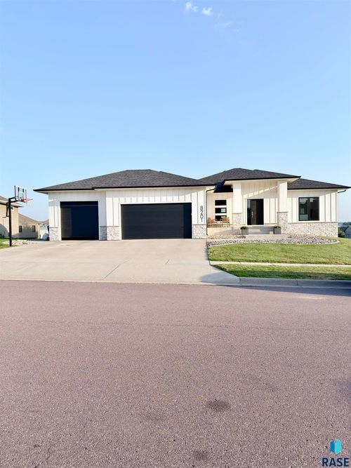 8201 E Mystic Dr Drive, Sioux Falls, SD, 57110 | Card Image