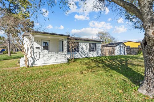 706 13th St N, Texas City, TX, 77590-7457 | Card Image