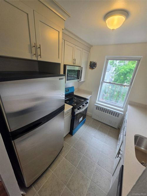 3l-160 Centre, New Rochelle, NY, 10801 | Card Image