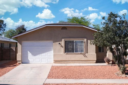 5256 S Linnet Ave, Tucson, AZ, 85706-1486 | Card Image