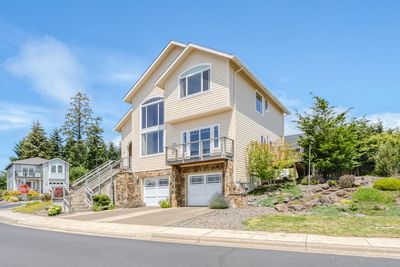 1525 Ocean Highlands Pkwy, House other with 3 bedrooms, 2 bathrooms and null parking in Tillamook OR | Image 1