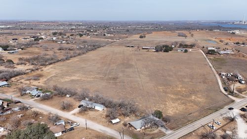 15785 Kilowatt Rd, Elmendorf, TX, 78112-5641 | Card Image