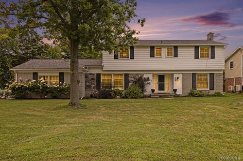 26031 Hidden Ln, Grosse Ile, MI, 48138-1825 | Card Image